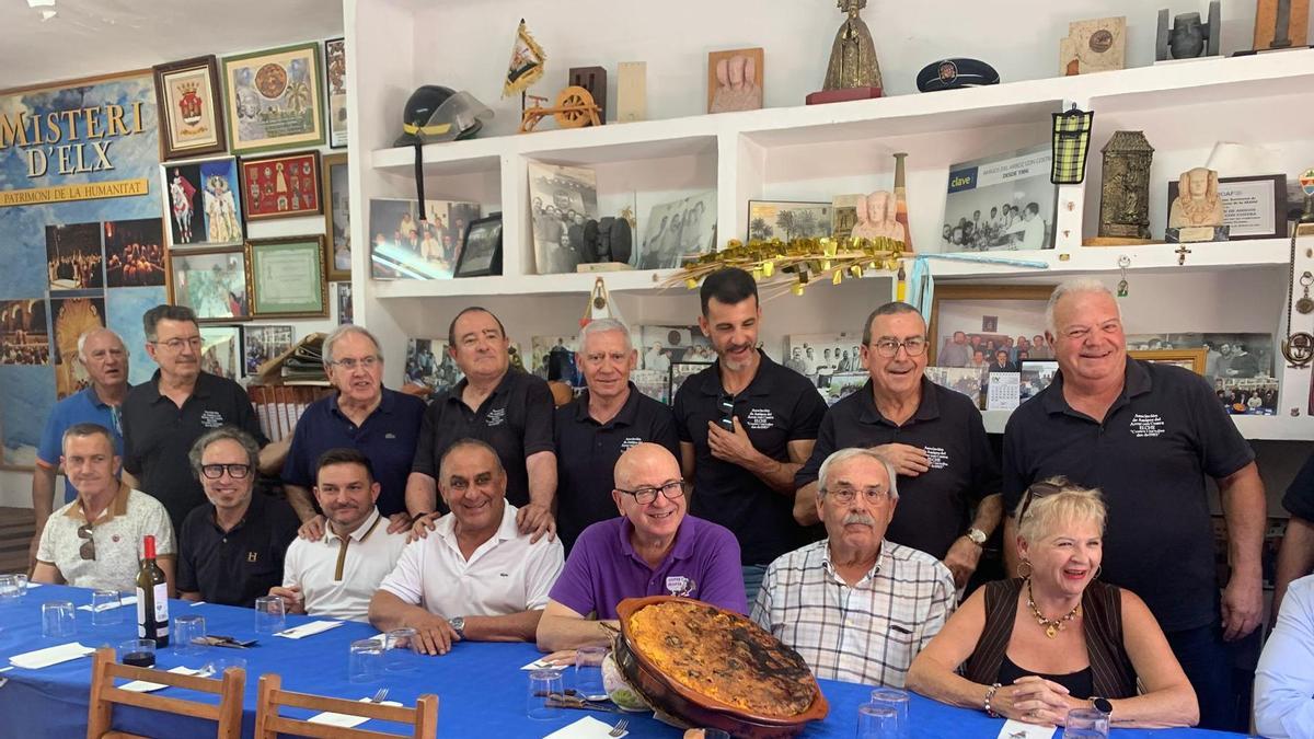 Los Amigos del Arroz Con Costra de Elche invitaron a la directiva del Colegio Profesional de Agentes Comerciales de la Provincia de Alicante