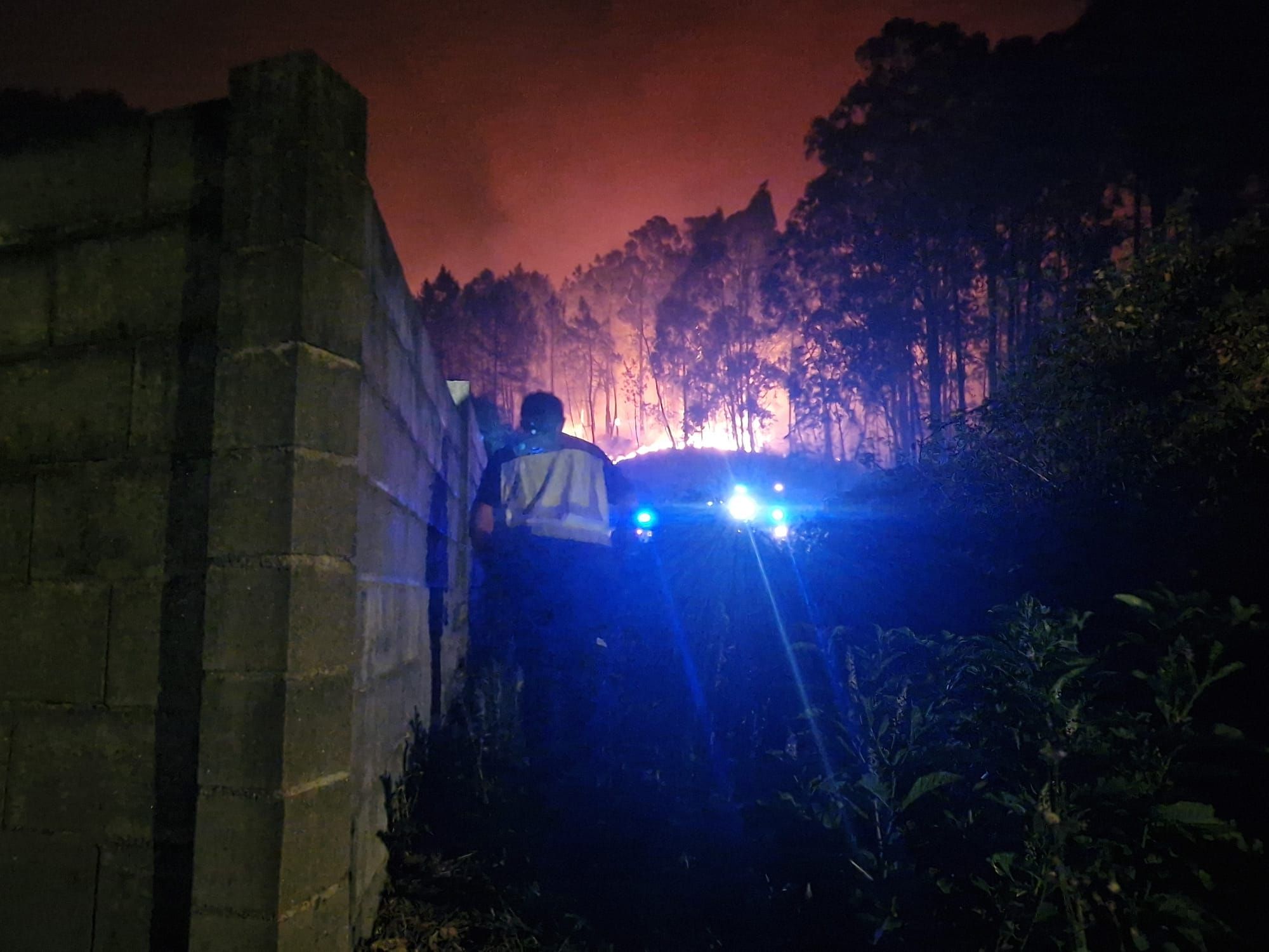 Incendios en Galicia: Vilagarcía y su comarca luchan contra el fuego