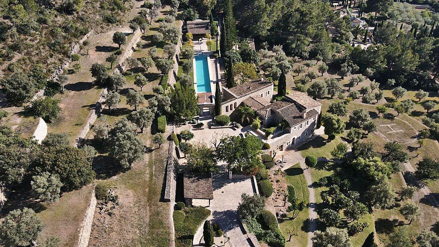 Los Birkenstock compran una casa en Andratx por 16 millones - Diario de  Mallorca