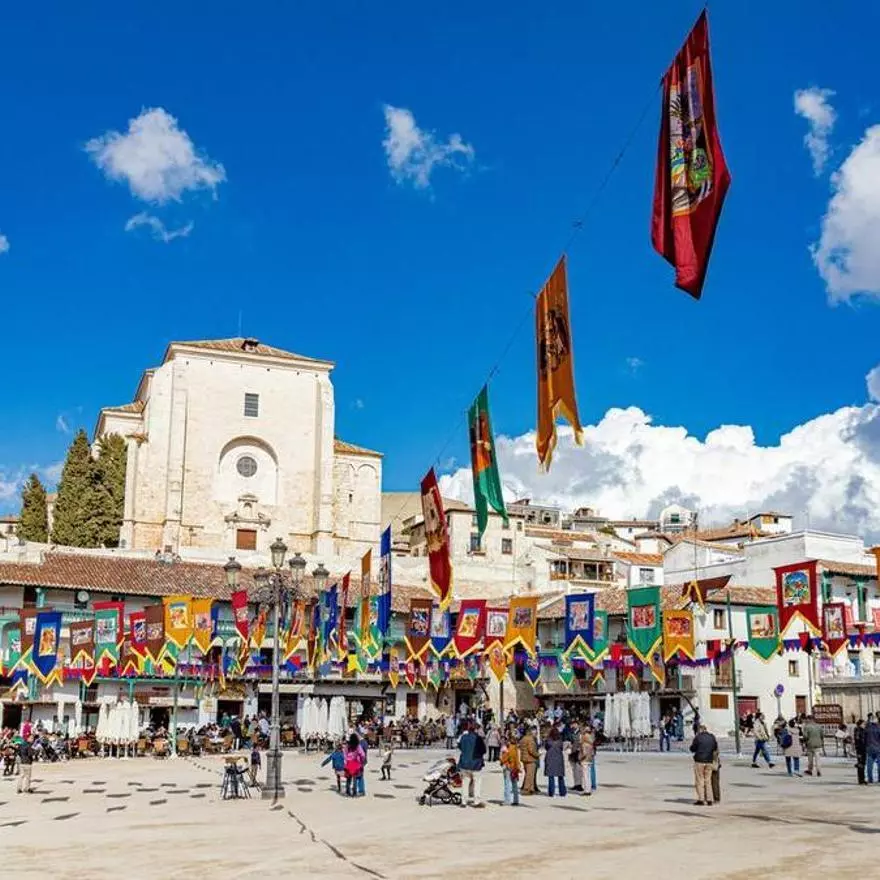 El refugio de José Sacristán (88 años) es un pueblo con cuadros de Goya y la plaza más bonita de Madrid: "No había un sitio en el que se estuviera mejor"