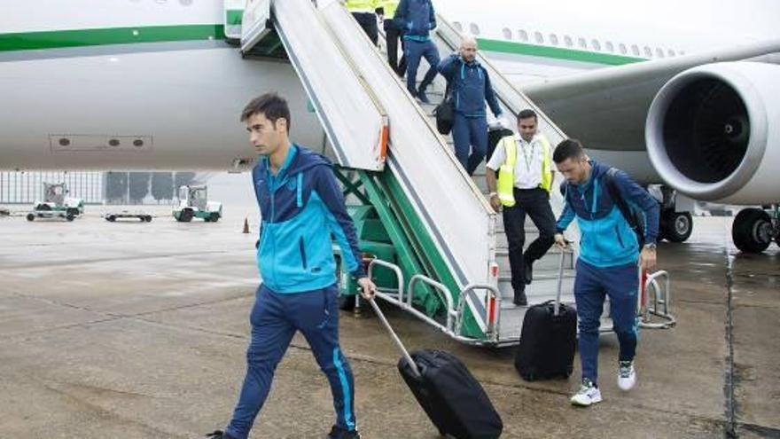 El vuelo del Villarreal llegó ayer a Buenos Aires.