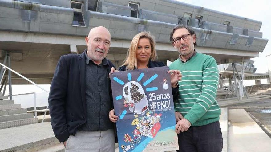 Santiago Veloso, Mónica Valderrama e Xerardo Feijoo, onte no Campus de Vigo. // Ricardo Grobas