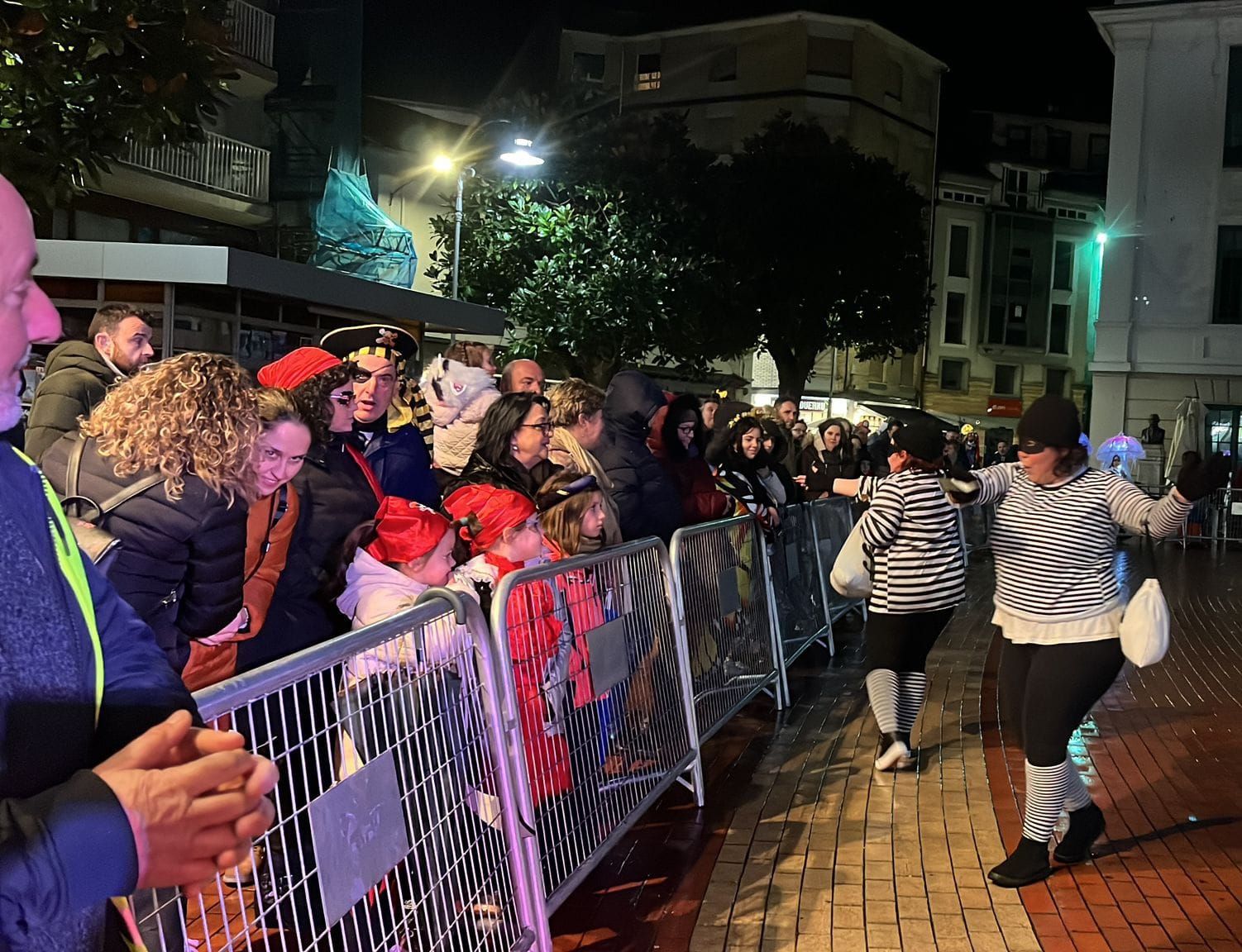 En imágenes: Así fue el multitudinario desfile de Carnaval en Luarca