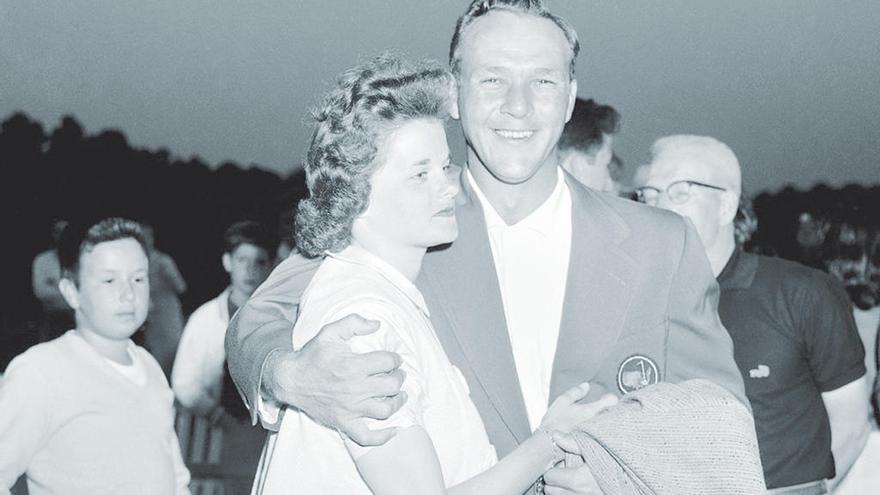 Arnold Palmer y su mujer, tras ganar el Masters de Augusta de 1958.