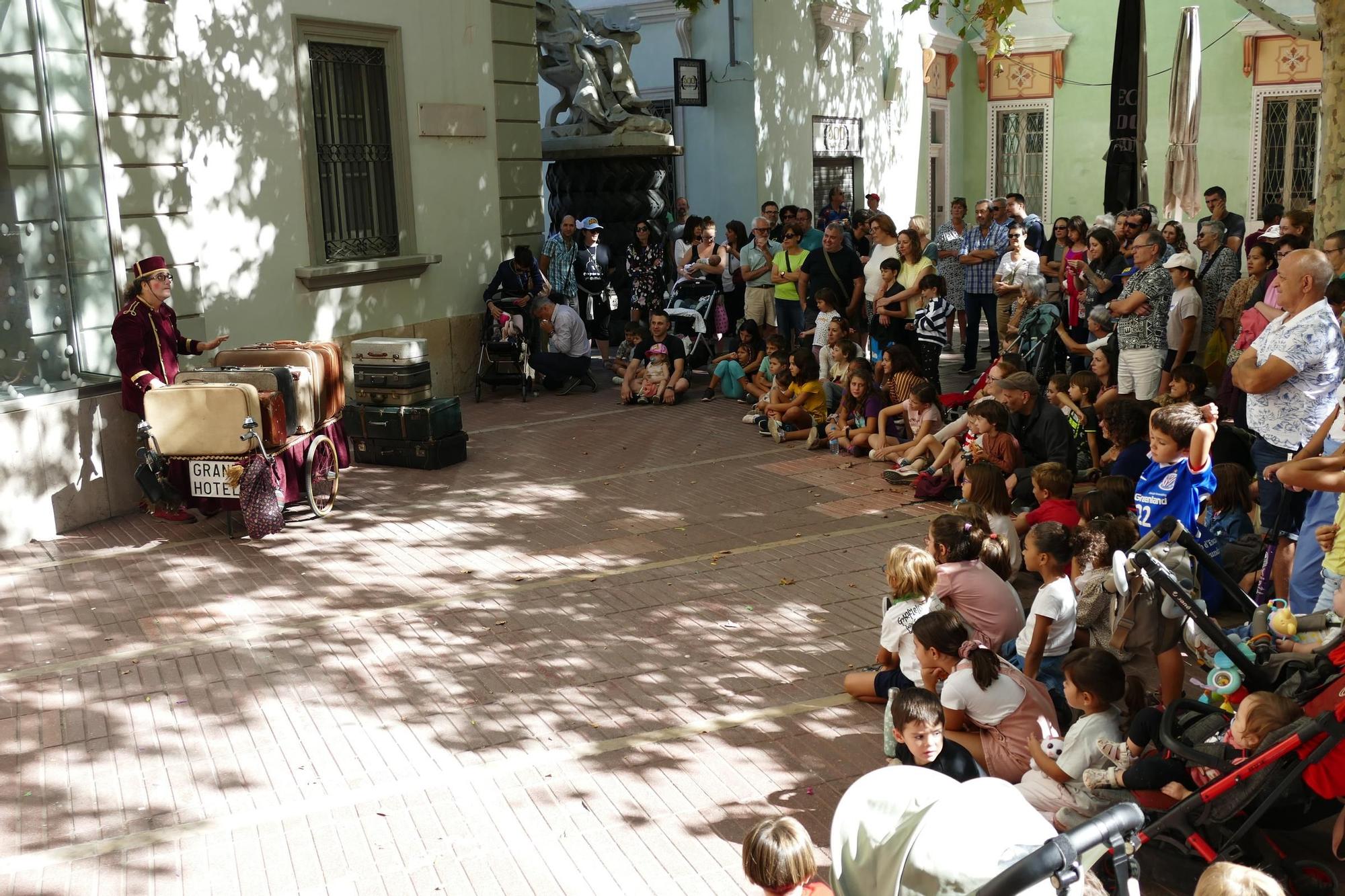 La màgia s'escampa pels carrers i les places de Figueres