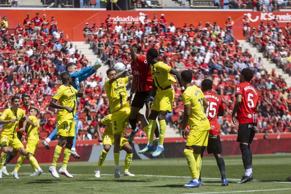 Un gol de Muriqi permitió al equipo bermellón sumar un punto muy importante
