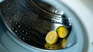 Pon dos limones en el cajón de la lavadora y di adiós a un problema muy común