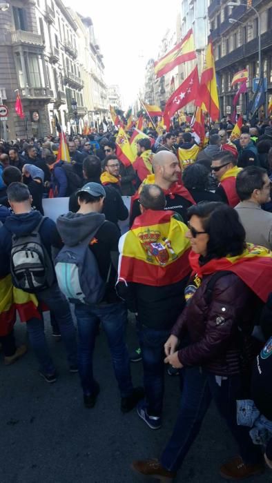 Más de 500 agentes de Alicante piden la equiparación salarial en Barcelona