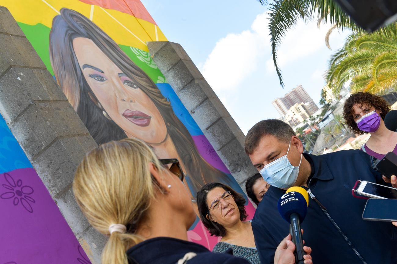 Mural homenaje a Isabel Torres