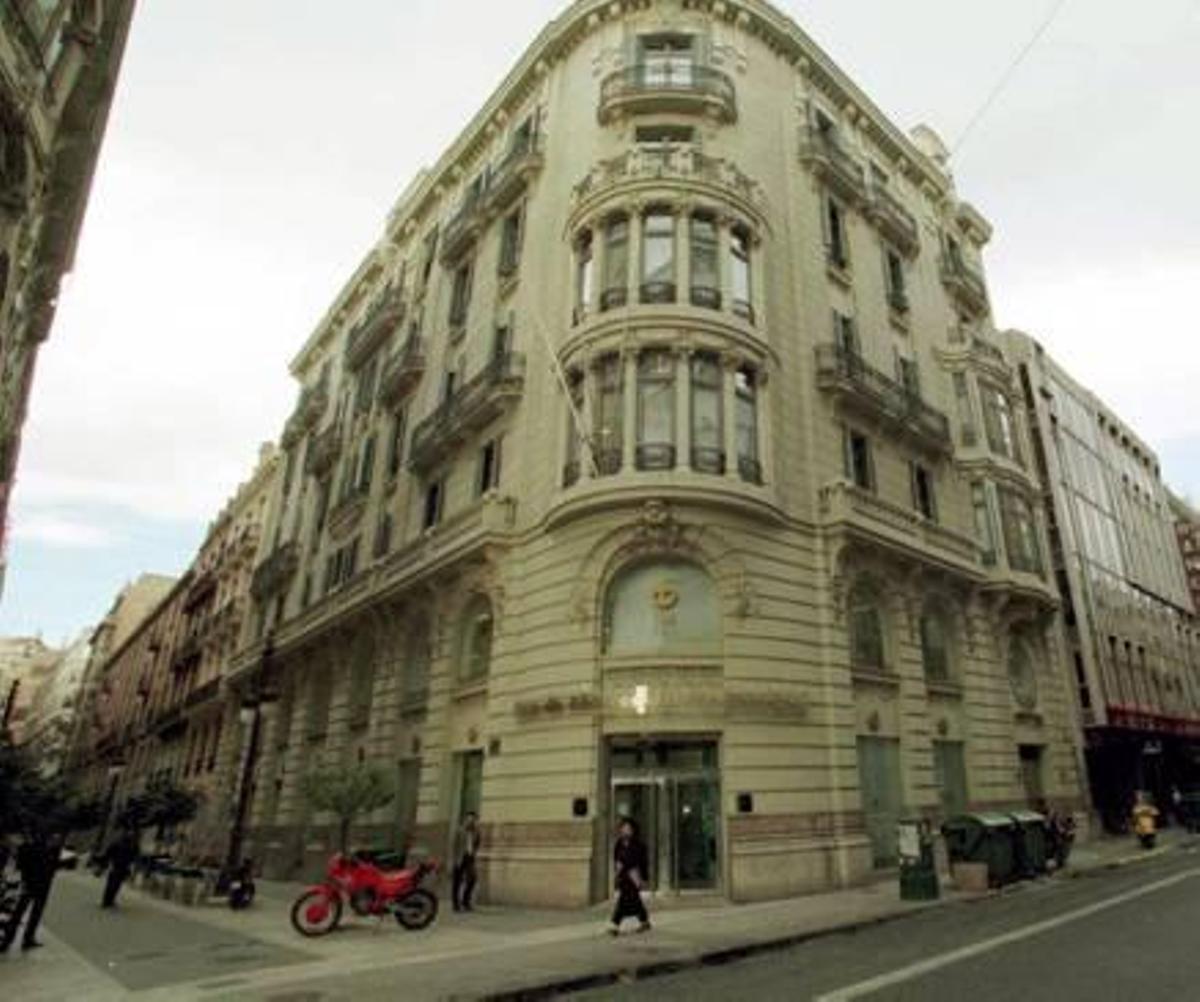 El Sabadell busca inquilinos para las sedes de la CAM
