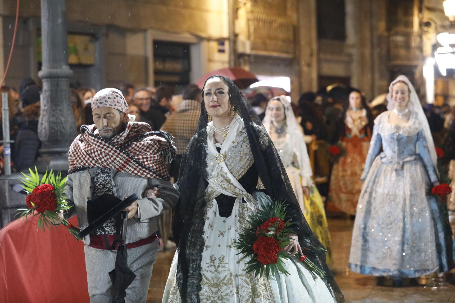 Búscate en el primer día de ofrenda por la calle Quart (entre las 20:00 a las 21:00 horas)