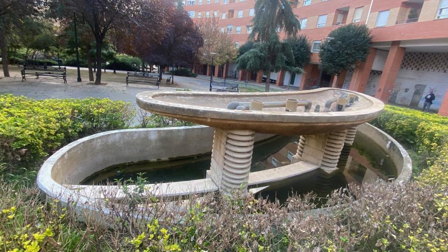 El PSOE critica la dejadez municipal en la plaza Diego de Badajoz