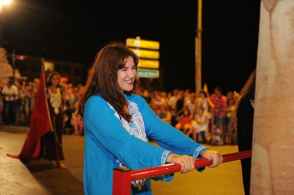 Desfile de Moros y Cristianos por las calles de Mu