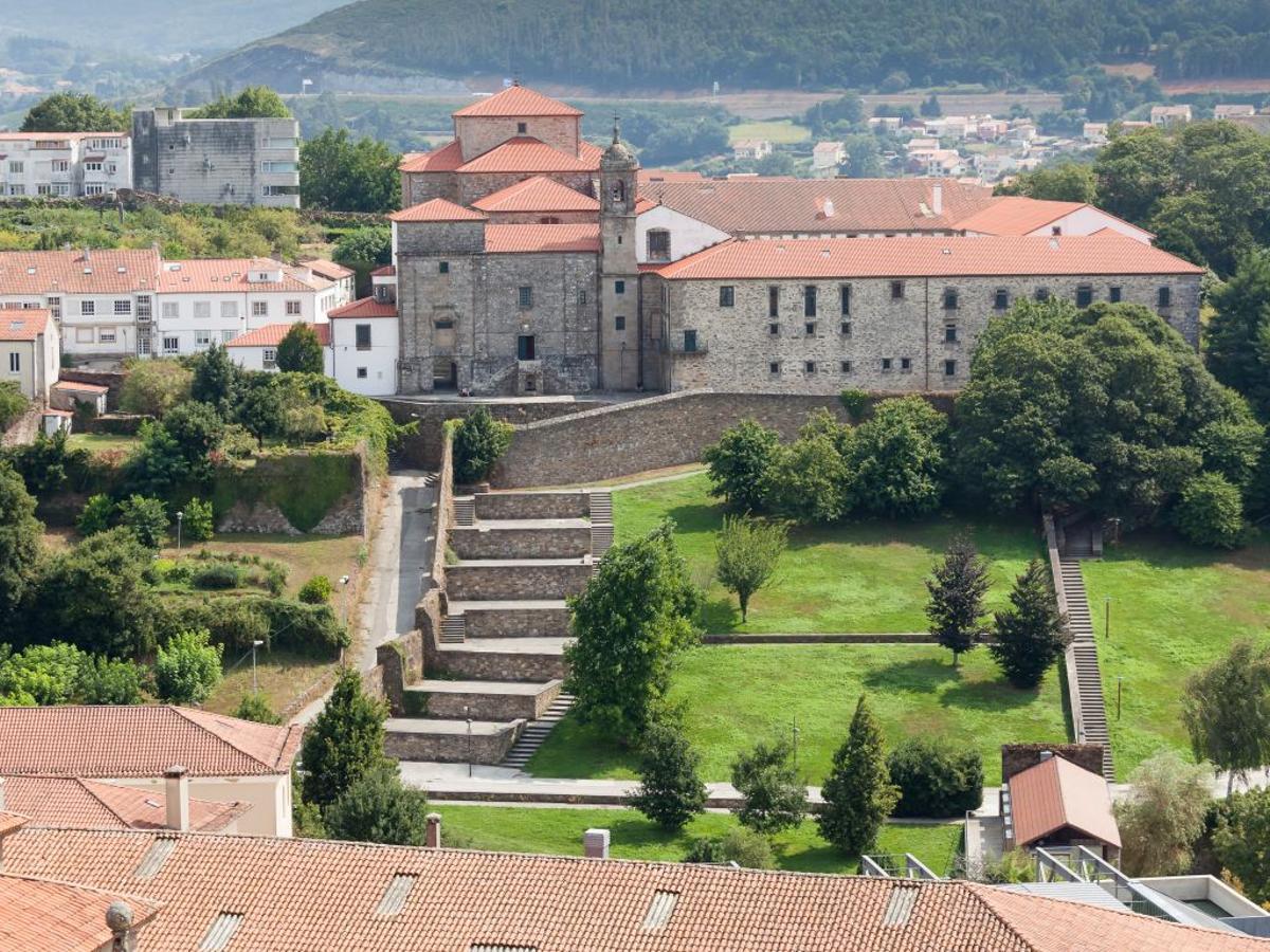 El Convento de Belvís desde uno de los miradores del parque