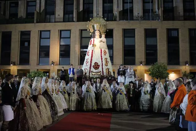 Ofrenda a la Virgen en Catarroja