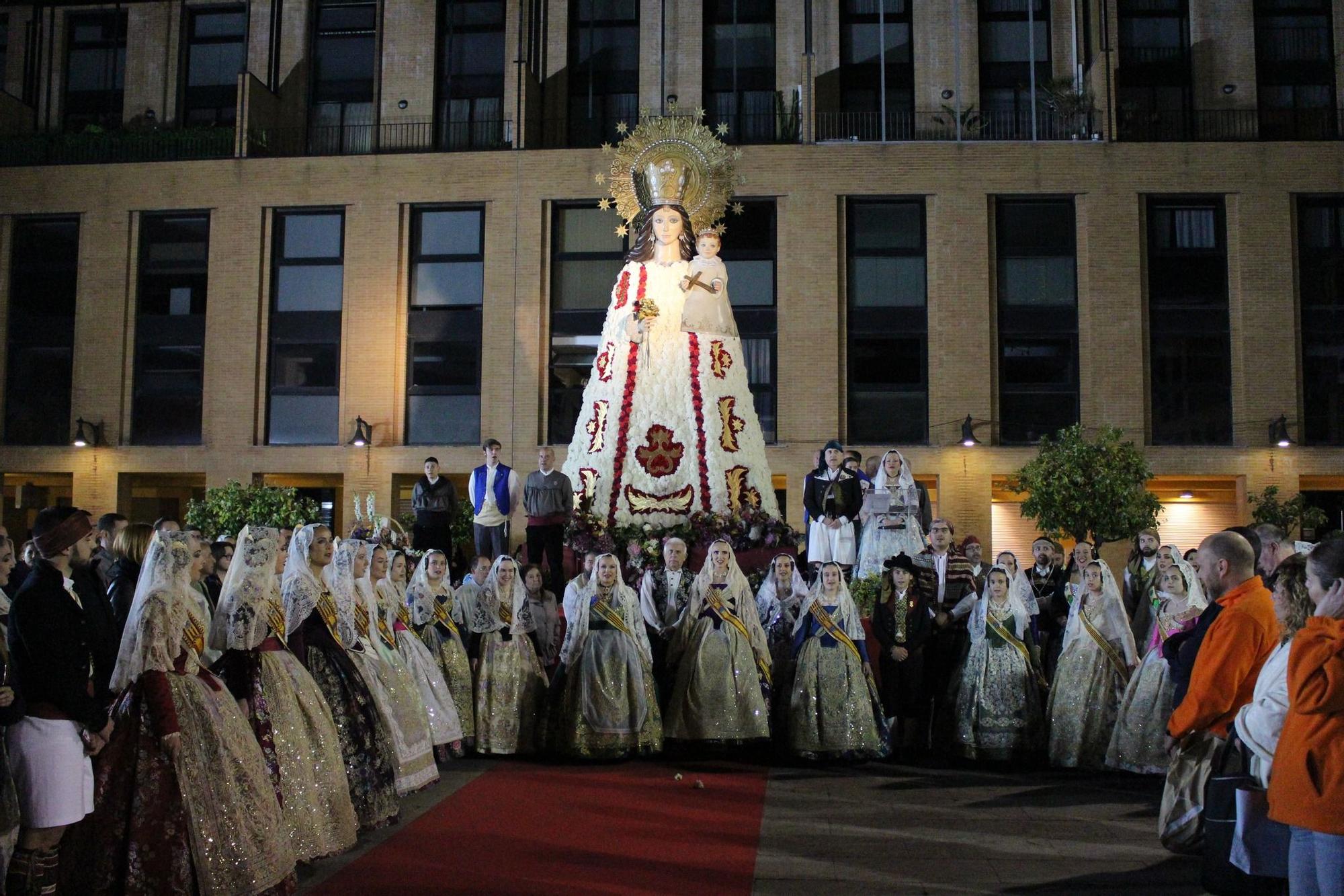 Ofrenda a la Virgen en Catarroja