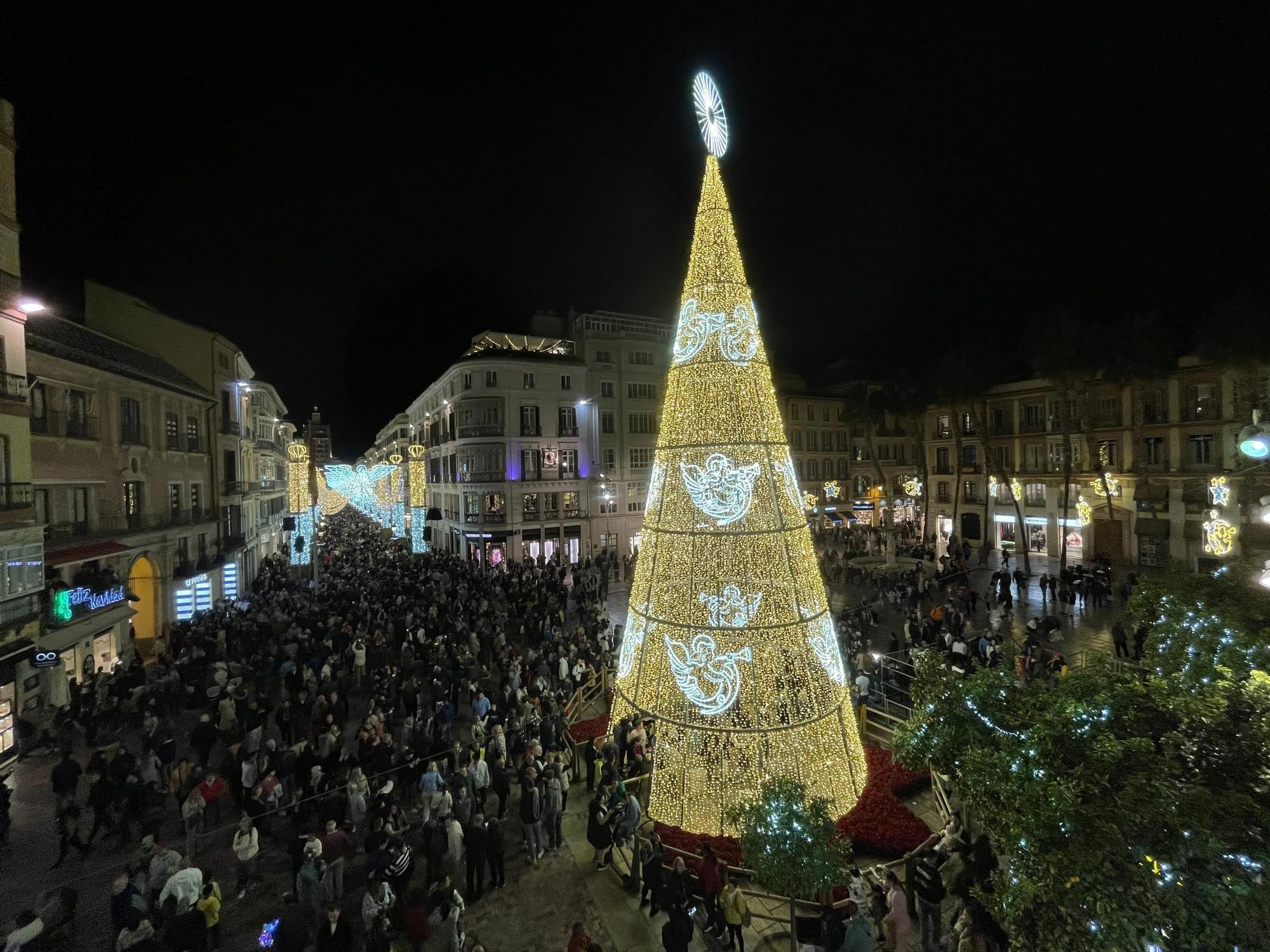 Navidad en Málaga | La calle Larios enciende sus luces de Navidad