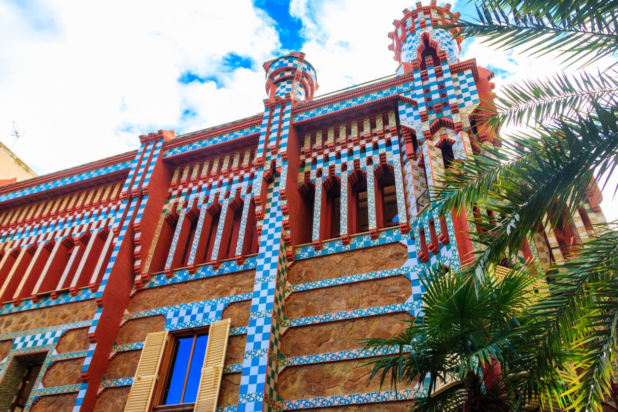 Gaudí se inspiró en la arquiectura oriental y mudéjar para el diseño de la Casa Vicens