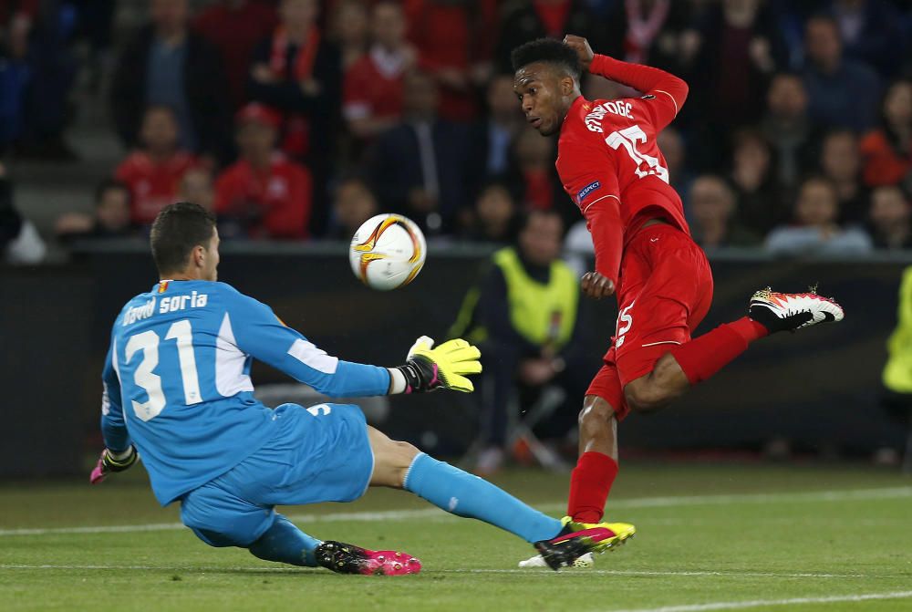 Las mejores imágenes de la final entre el Liverpool y el Sevilla.