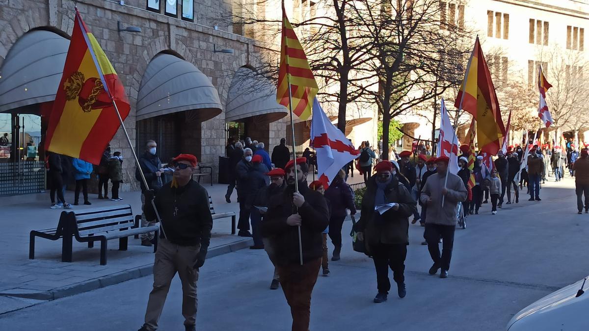 Imatge d&#039;alguns dels carlistes de la comitiva de dissabte a Montserrat