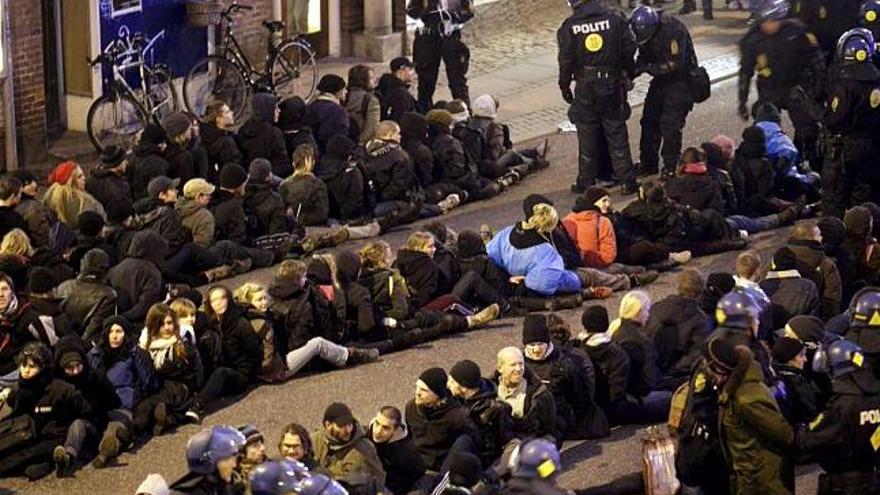 Protestas con 400 detenidos en Copenhague