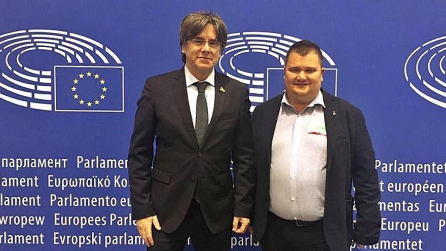 Toni Massegú amb Carles Puigdemont al Parlament Europeu, el mes de gener passat