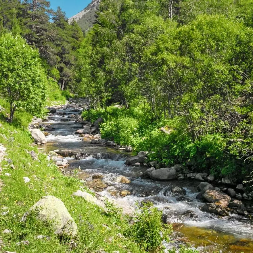 La ruta de senderismo de Extremadura que rodea un embalse y pasa por un castro celta