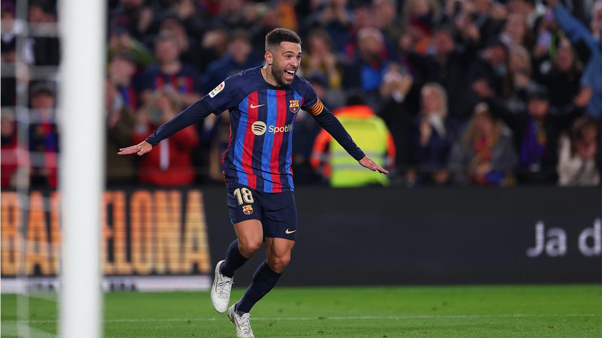 Xavi, sobre Jordi Alba: "Estoy muy contento con su rol dentro del campo y fuera como capitán"