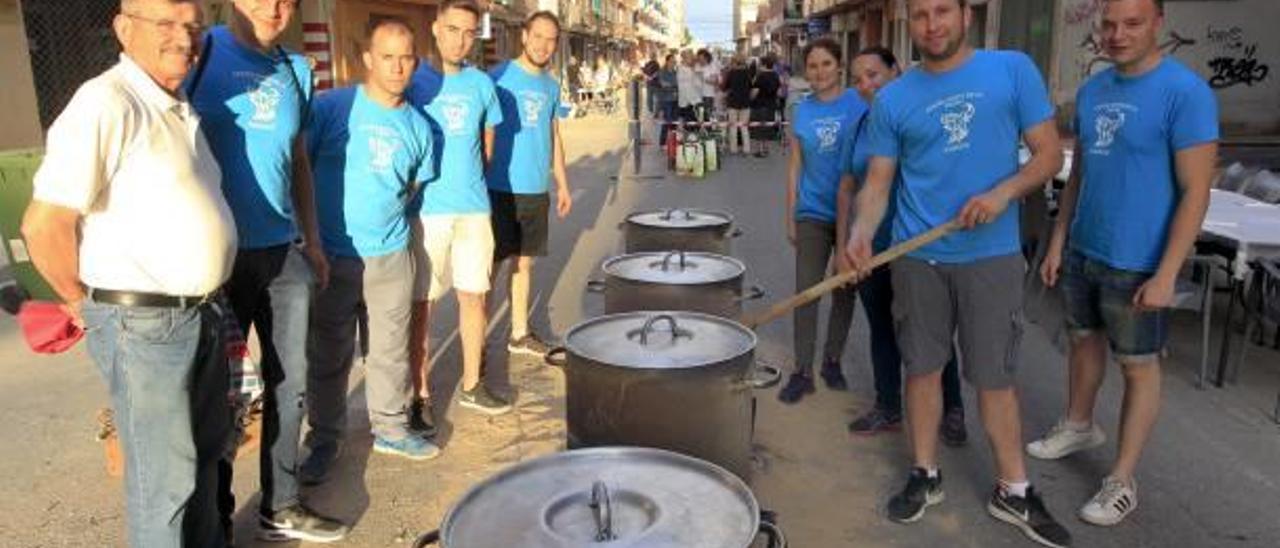 El barrio de Sants de la Pedra inaugura la temporada estival de fiestas