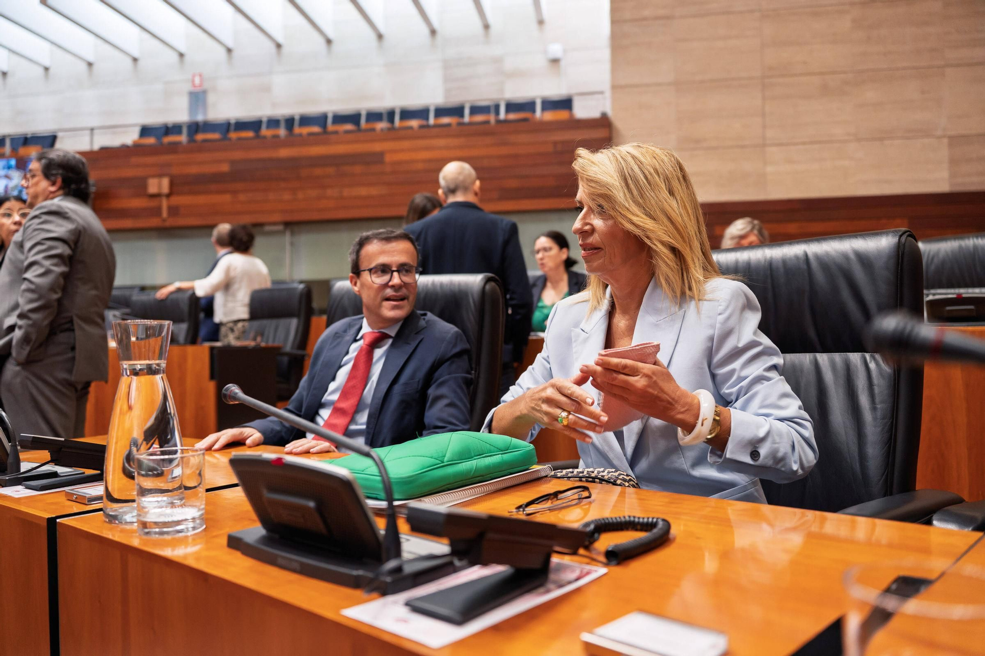 Fotogalería | Las imágenes del pleno en la Asamblea de Extremadura