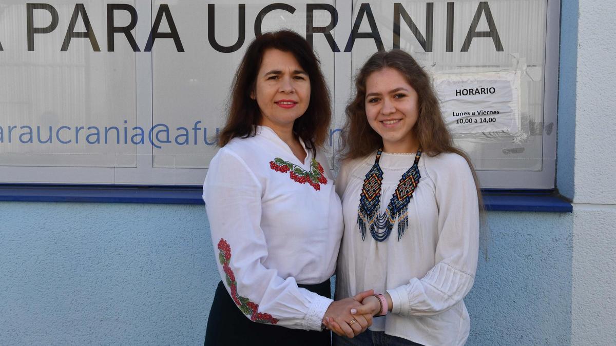 Oksana y Solomiia Savchuk, madre e hija ucranianas. | // VICTOR ECHAVE