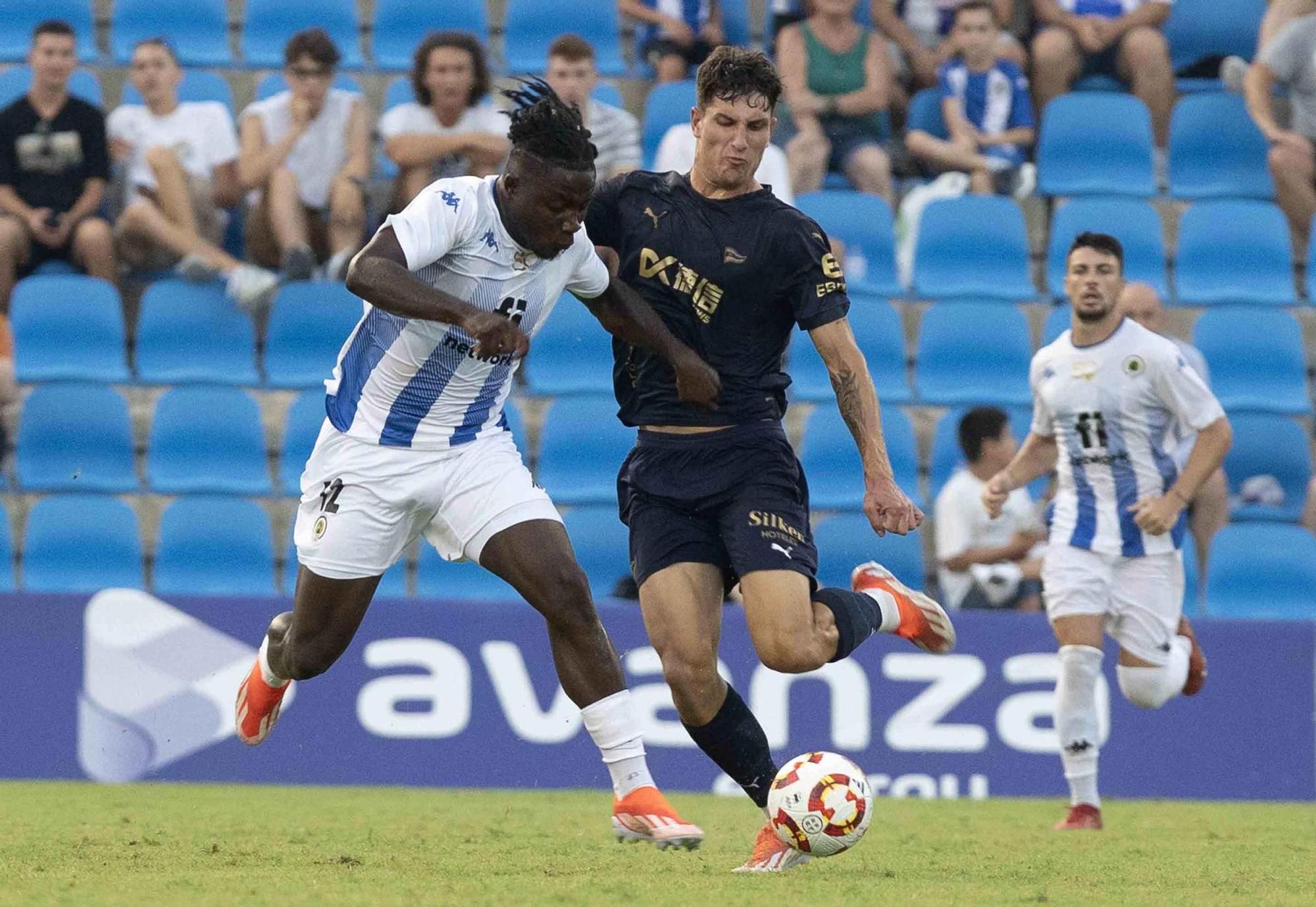 El Hércules celebra el 50 aniversario del Rico Pérez ganando el Trofeo Ciudad de Alicante ante el Alavés