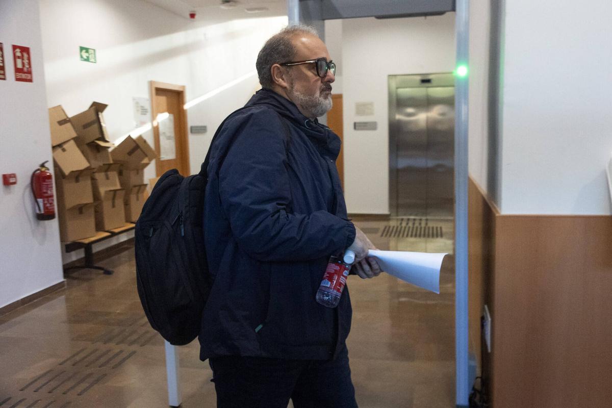 Valencia. VLC. Dana. Declara el asesor de Mazón pagado por el PP, Josep Lanuza. Juzgados Catarroja