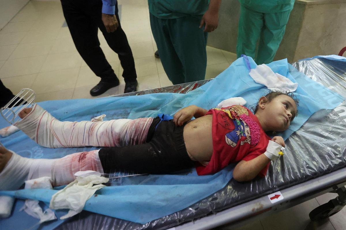 Els nens de Gaza, entre la por de les bombes i el desconcert: «No entenen res»