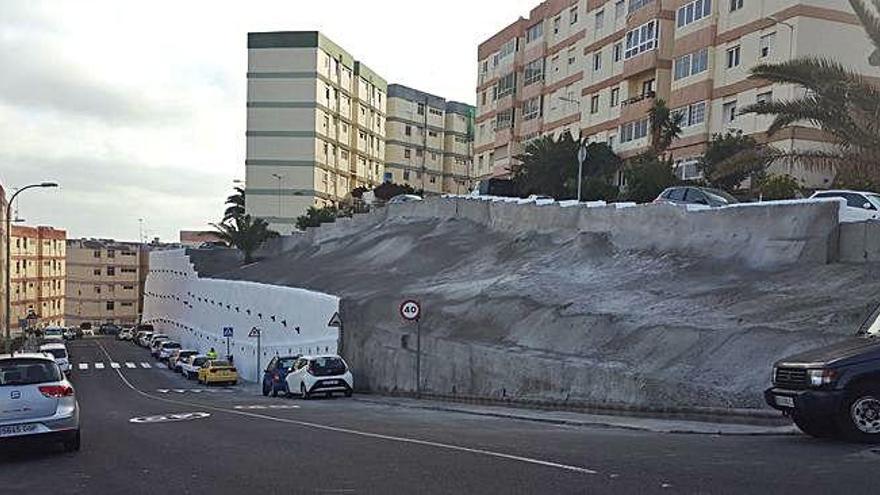 Rehabilitado un muro en Hoya de la Plata