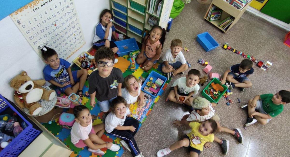 El colegio Jesús-María Asís de  Alicante se vuelve a llenar de vida