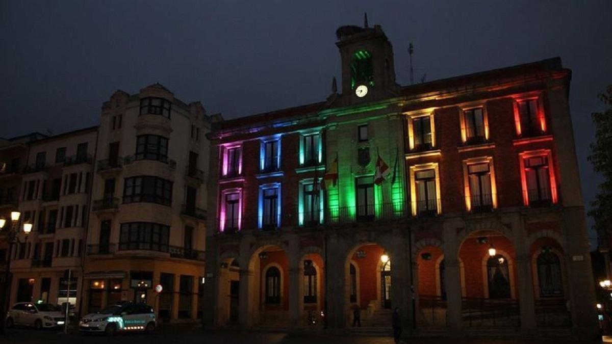 Fachada del Ayuntamiento de Zamora, en años anteriores.