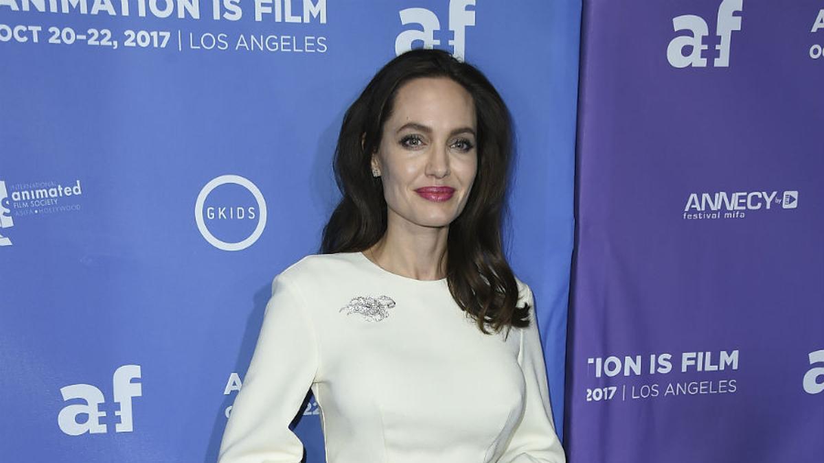 Angelina Jolie con vestido blanco de Ulyana Sergeenko