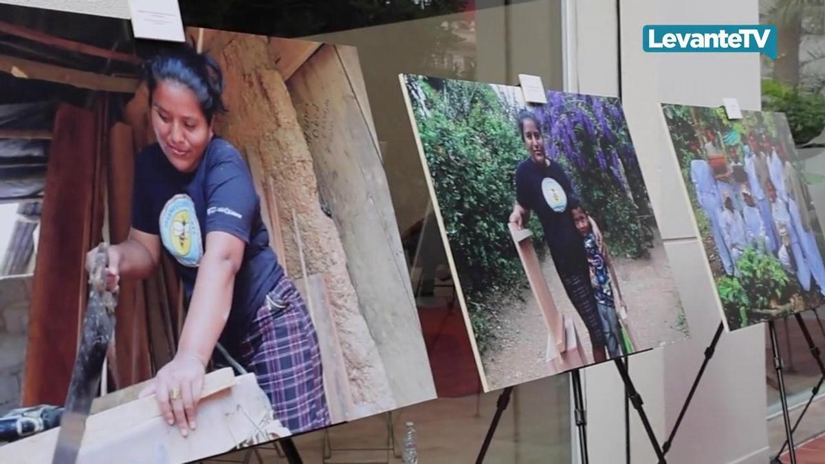 Enredadas en el Canvi», una exposición fotográfica que une y empodera