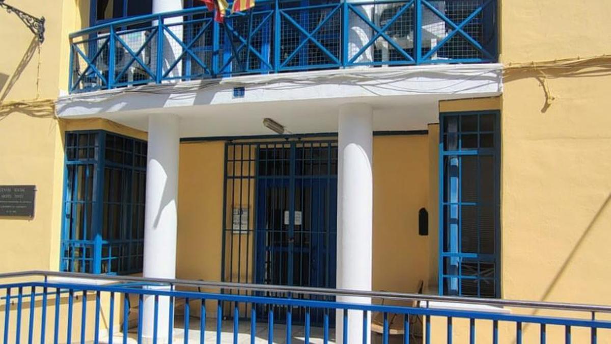 El centro social de la Barraca acoge el consultorio médico.