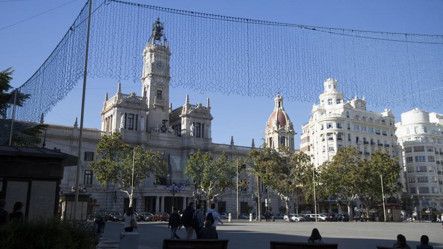 La plaza del Ayuntamiento, peatonal el último domingo de mes