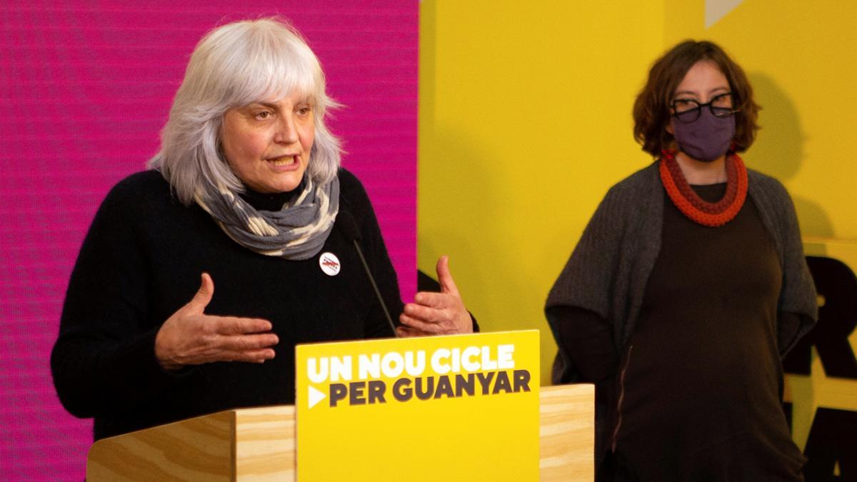 BARCELONA 10/2//2021.- La candidata por la CUP, Dolors Sabater, durante su comparecencia ante los medios de comunicación para valorar los resultados de las elecciones catalanas celebradas hoy Domingo. EFE/Enric Fontcuberta.