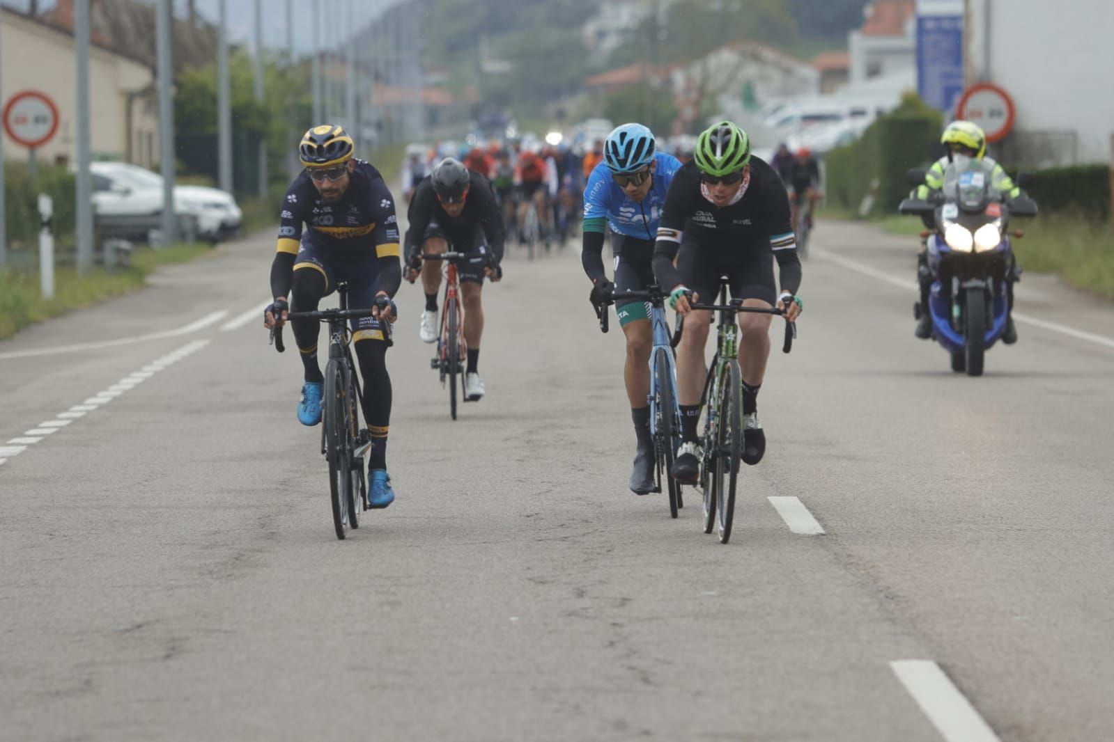 Imágenes de la primera etapa de la Vuelta a Asturias