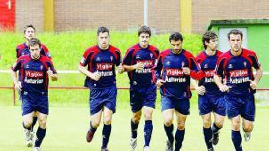 Manuel Preciado, con una seta de entrenamiento en la sesión de ayer.