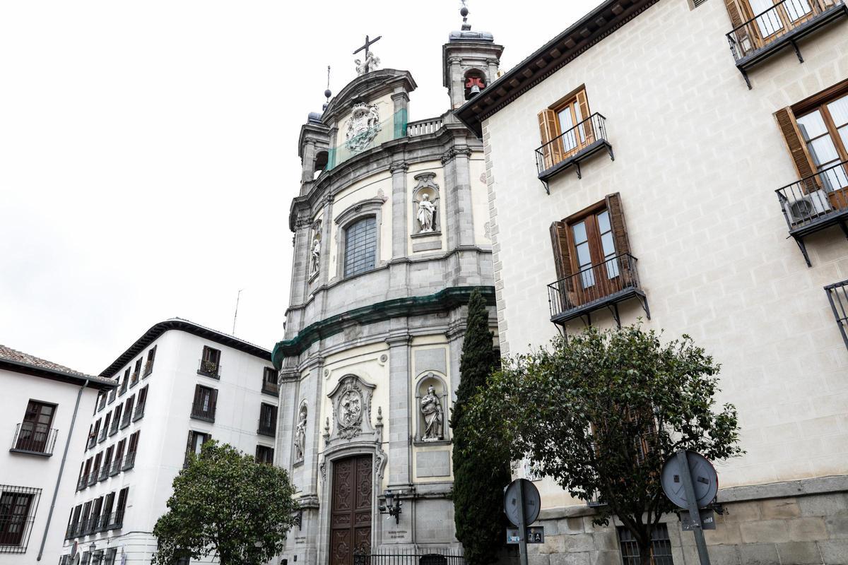 Fachada de la Basílica Pontificia de San Miguel de Madrid.