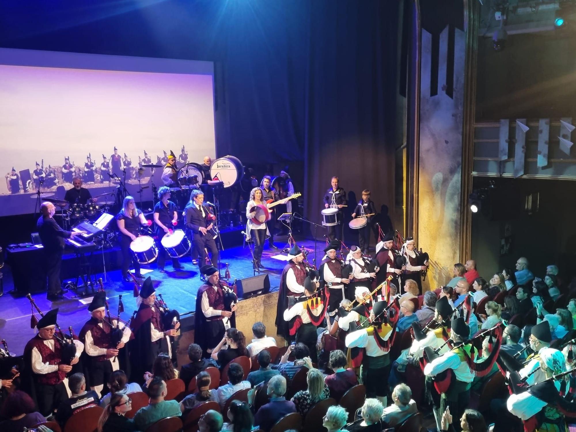 EN IMÁGENES | Hevia celebra los 25 años de "Tierra de nadie" con lleno en el teatro La Latina de Madrid