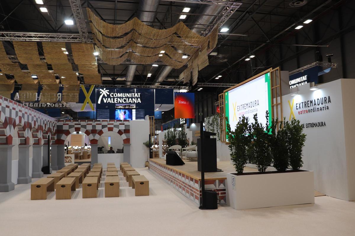 Sala de presentaciones, inspirada en la Plaza Alta de Badajoz.
