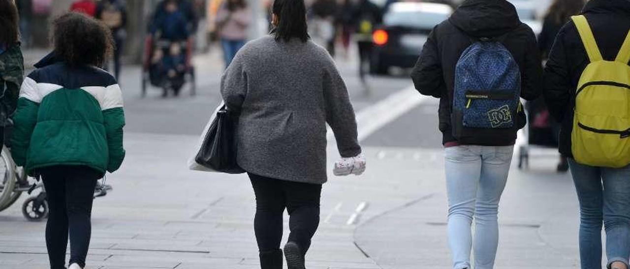 El sobrepeso es un problema real que afecta tanto a hombres como a mujeres. // Gustavo Santos