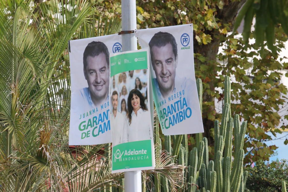 Guerra por los carteles electorales entre Adelante Andalucía y el PP en Málaga