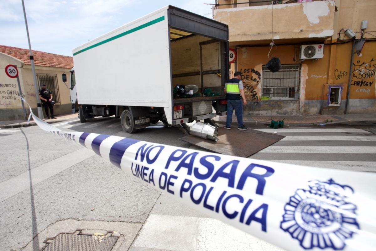 La calle San Ignacio de Espinardo ha sido cortada por la Policía Nacional.